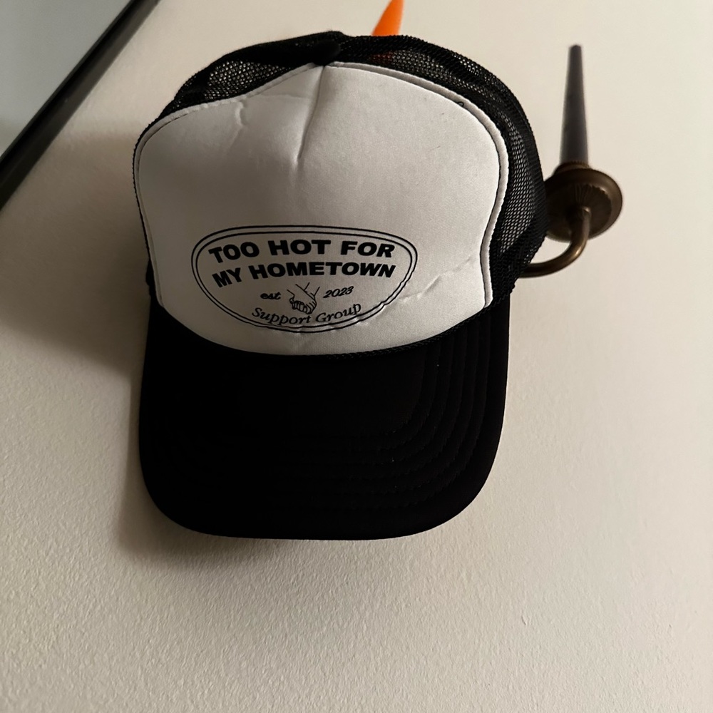 Trucker hat
